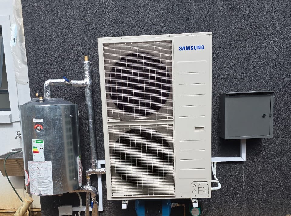 Heat pump water heating installation replacing a geyser